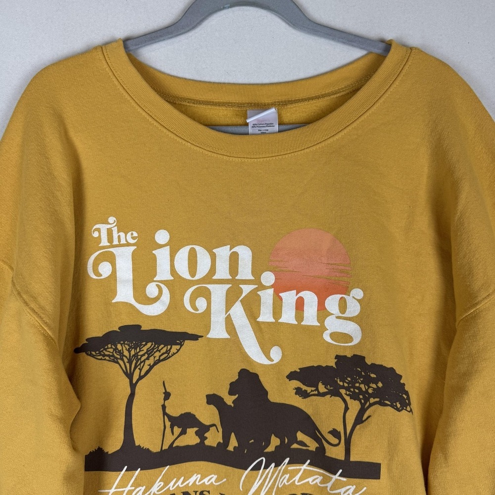 Disney Lion King Sweatshirt Juniors XXL 19 Yellow Hakuna Matata Simba Graphic - Picture 3 of 10